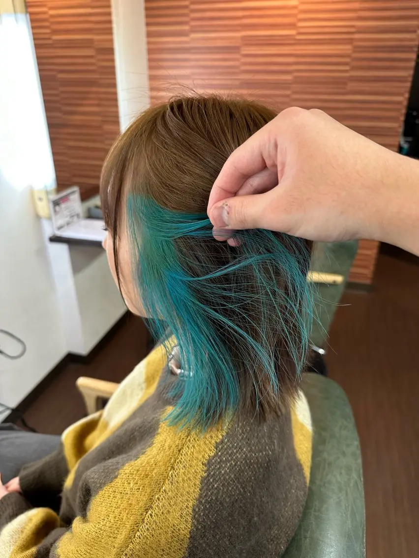 ミディアム カラー ブルーカラー インナーカラー 💜推しインナー カラー/菊池柊真💜のヘアスタイル