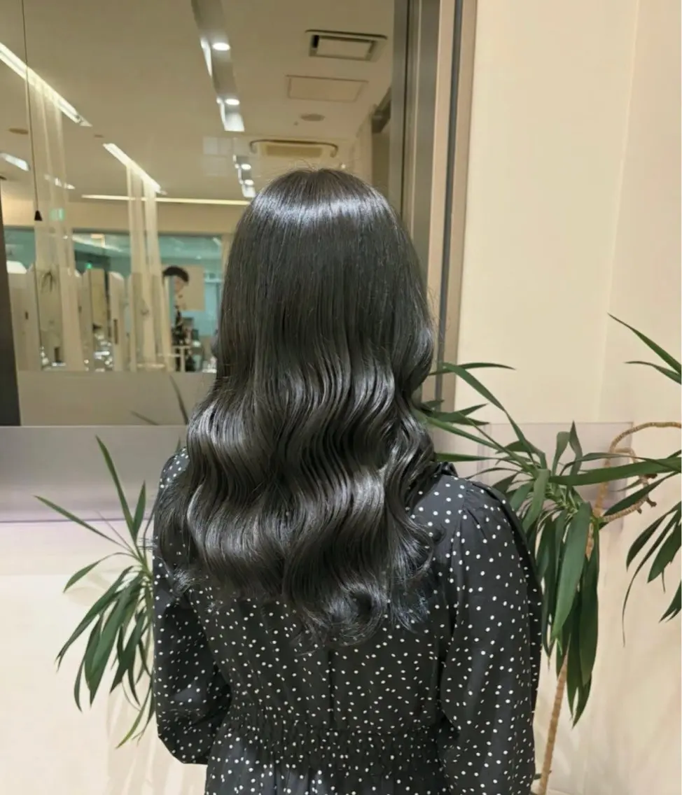 カラー グレージュ オリーブグレージュ オリーブグレー 安江 萌のヘアスタイル