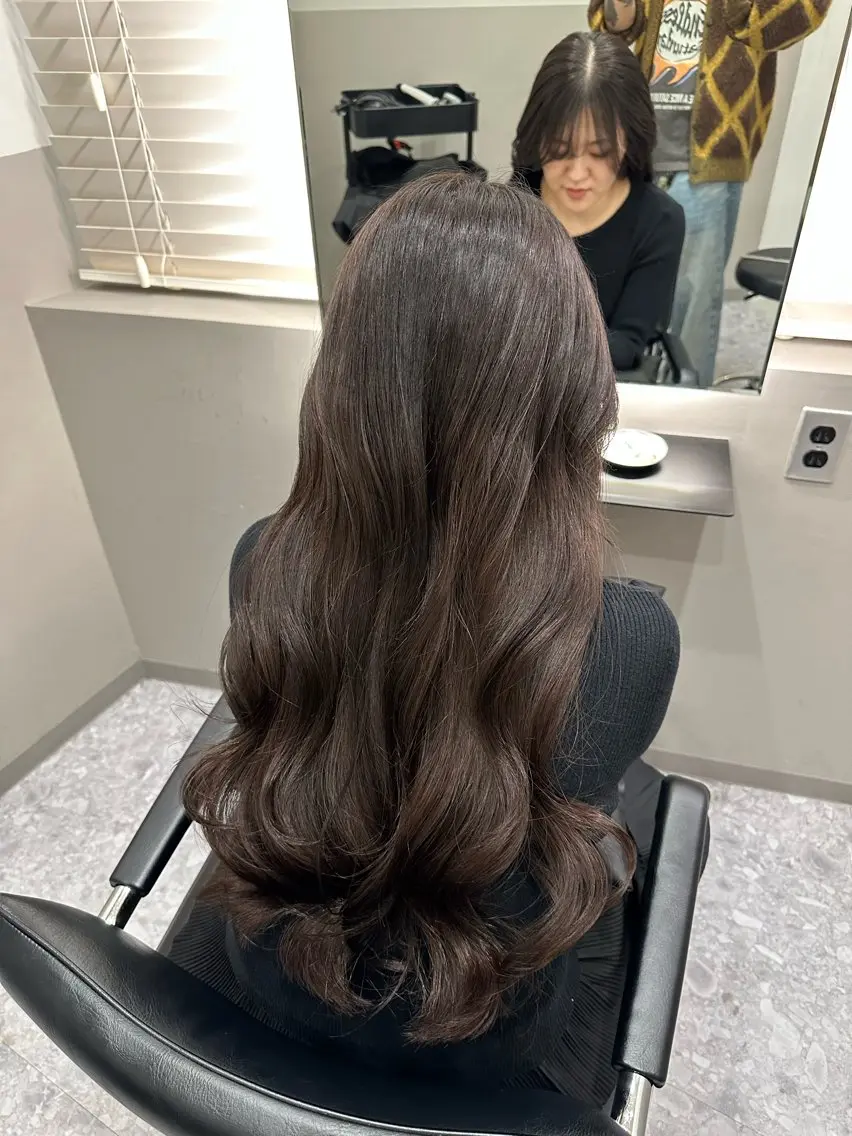 ロング 韓国レイヤー透明感 カラーヨウスケのヘアスタイル