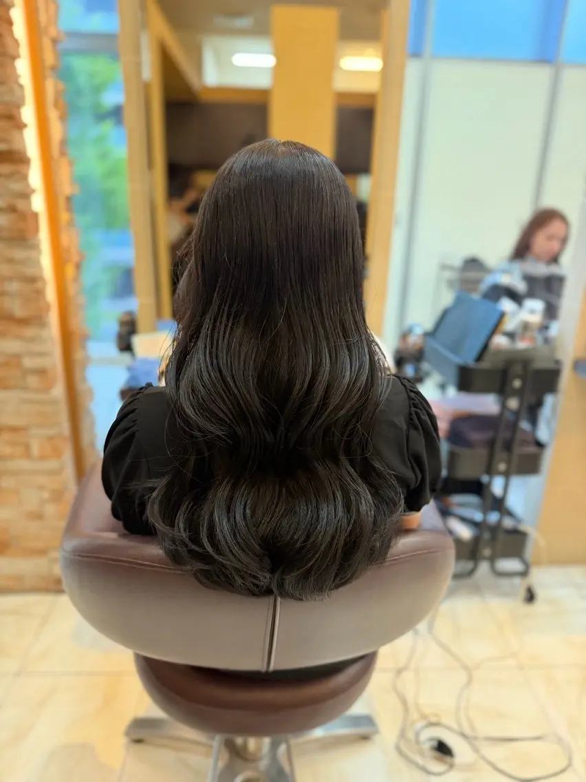 ロング カット ヘアカラー 皆川 優奈のヘアスタイル