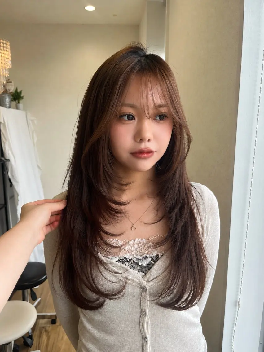 ロング カット 喜屋武 美月のヘアスタイル