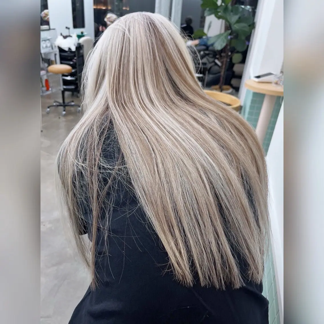 ダブルカラー［ポイントデザインブリーチ］＋プレックストリートメントの写真