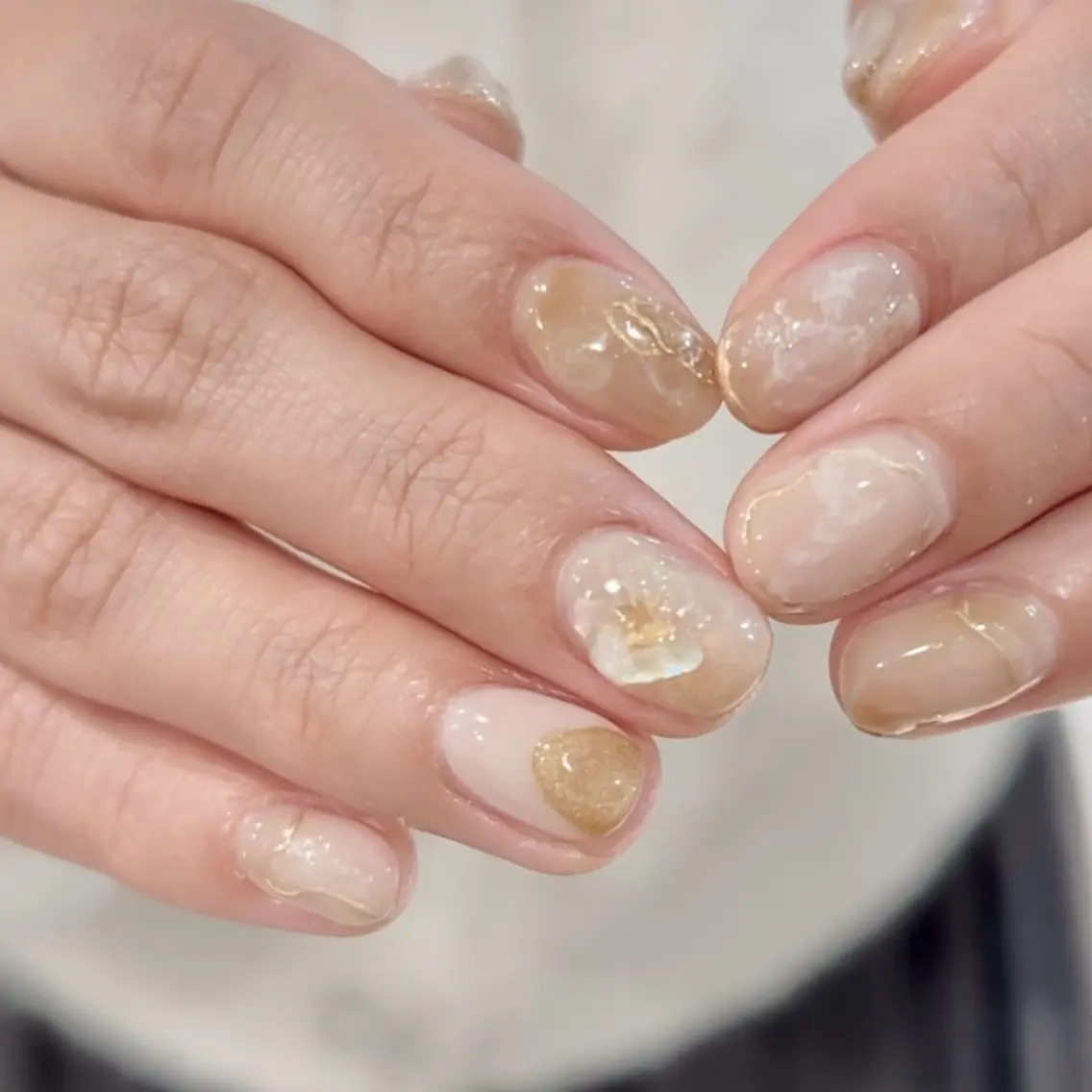 ネイル オーロラネイル ジェルネイル キラキラネイル ニュアンスネイル オフィスネイル 𓂃toi. 儚げnuanceのネイルデザイン