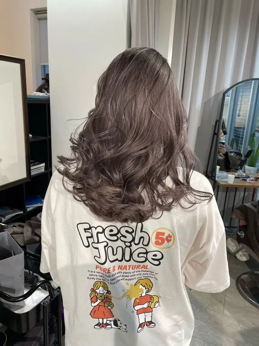 ロング カラー カット ヘアカラー トリートメント ヘアセット 💜ハイトーン💛 マジカルかいちゃんのヘアスタイル