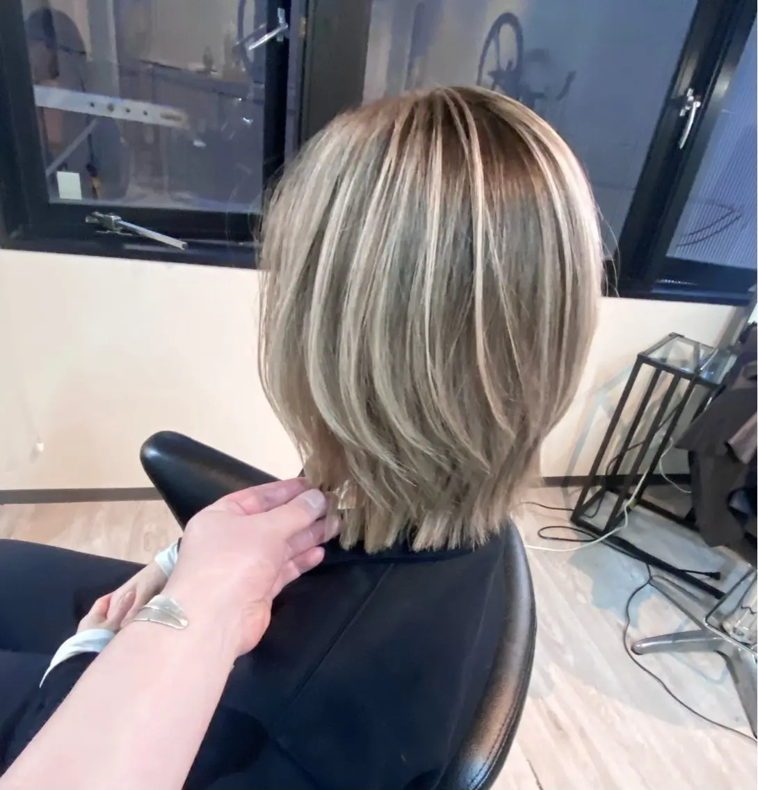 ミディアム カラー タニ ユウのヘアスタイル