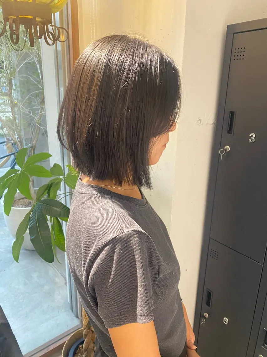 ミディアム ボブレイヤー ボブ レイヤーカット カット ヘアカラー トリートメント 美髪矯正/艶ストレー ト/髪質改善/楓のヘアスタイル