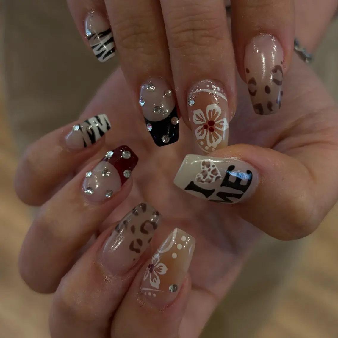 ネイル ハンドネイル フットネイル yuri / 個性派nailのネイルデザイン