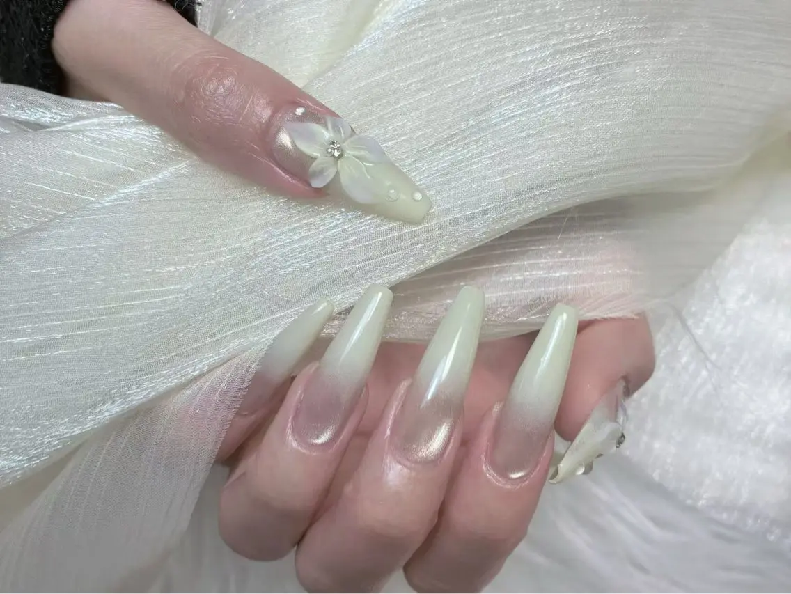 ネイル アニマル柄 チークネイル フラッシュネイル フラワーネイル フットネイル ハンドネイル B·U Nail大宮 長さだし専門店のネイルデザイン