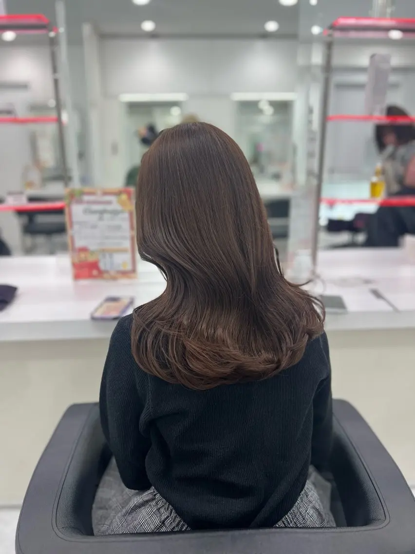 セミロング カラー 透明感カラー🫧 レイヤーカットのヘアスタイル