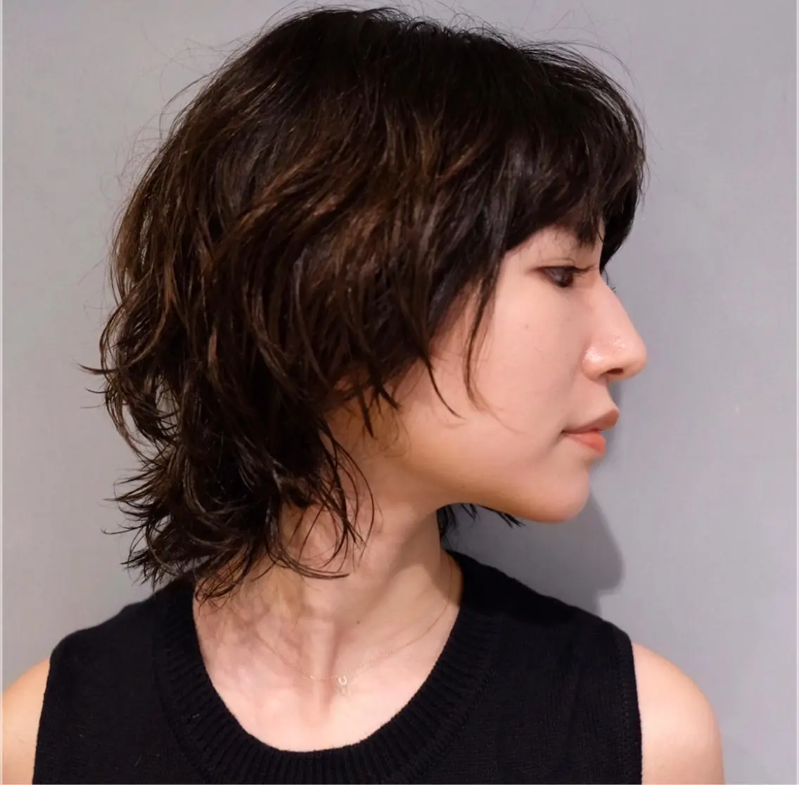 ミディアム ボブ レイヤーカット ウルフカット ウルフレイヤー カット パーマ トリートメント 水口 英里のヘアスタイル