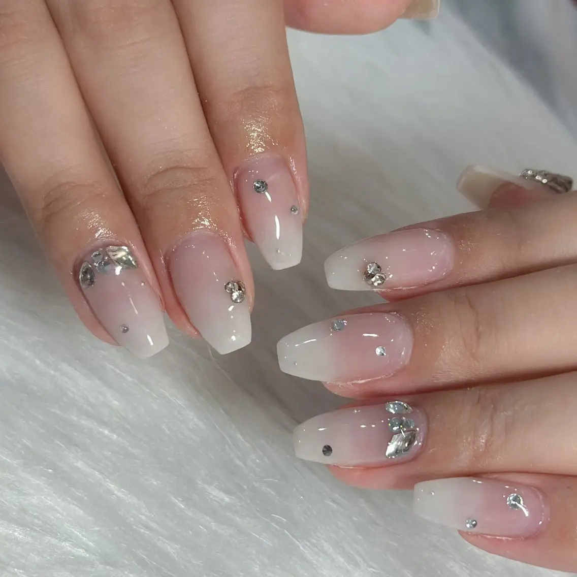 ネイル ハンドネイル フットネイル LAVISH nanamiのネイルデザイン