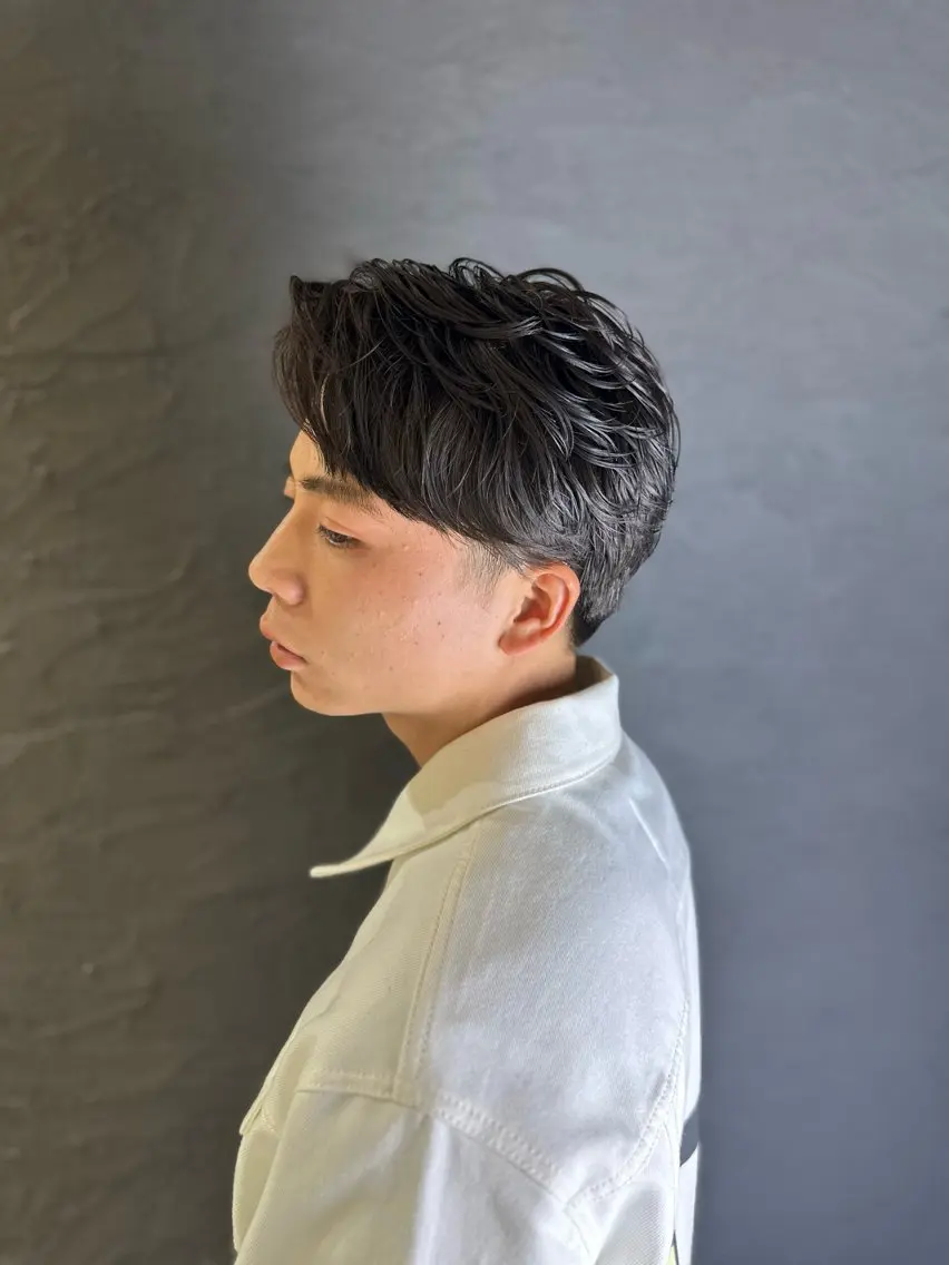 ショート パーマ メンズ ダウンパーマ フェードカット メンズ韓国風 マッシュ メンズパーマ カット 中嶋 紘夢のヘアスタイル