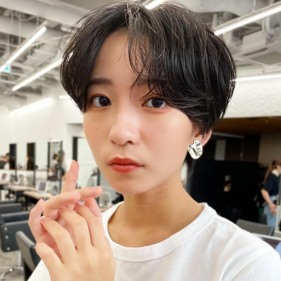 ショート パーマ ショートヘア カット パーマ レイヤーカット/透 明感カラー/西田祐賀のヘアスタイル