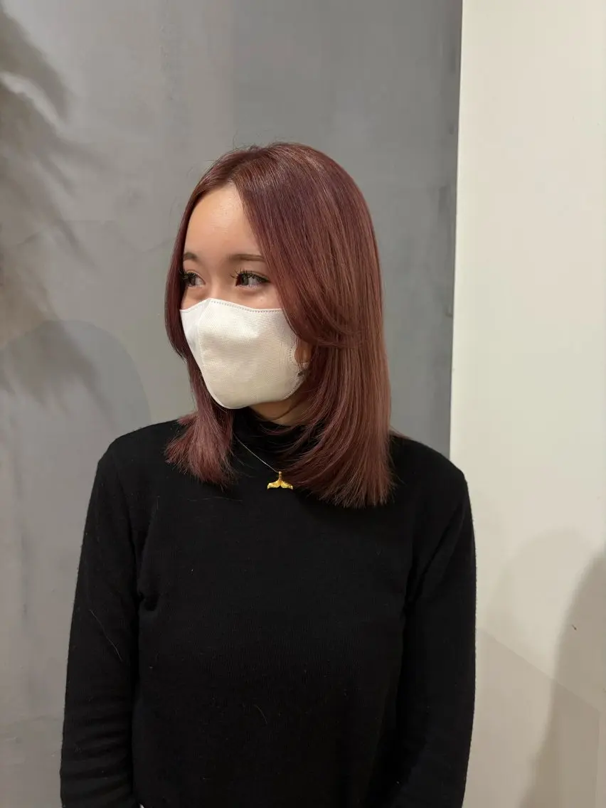 ミディアム カラー ブリーチ ピンクカラー レイヤーカット 小顔カット 顔周りカット ピンク カラー🩰りりのヘアスタイル