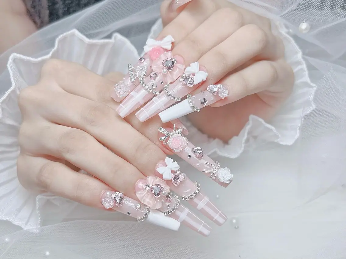 ネイル チークネイル 長さ出し フレンチネイル ジェルネイル ガーリー ハンドネイル Sora Nail Studioのネイルデザイン