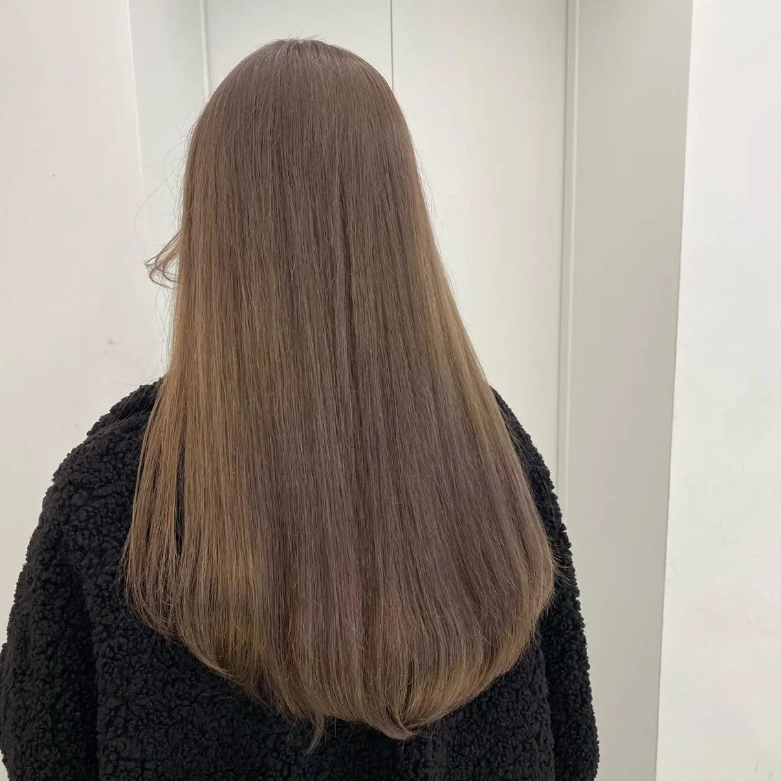 セミロング カラー ヘアカラー トリートメント ヘアセット 韓国艶カラー🇰🇷 DISCO💙のヘアスタイル