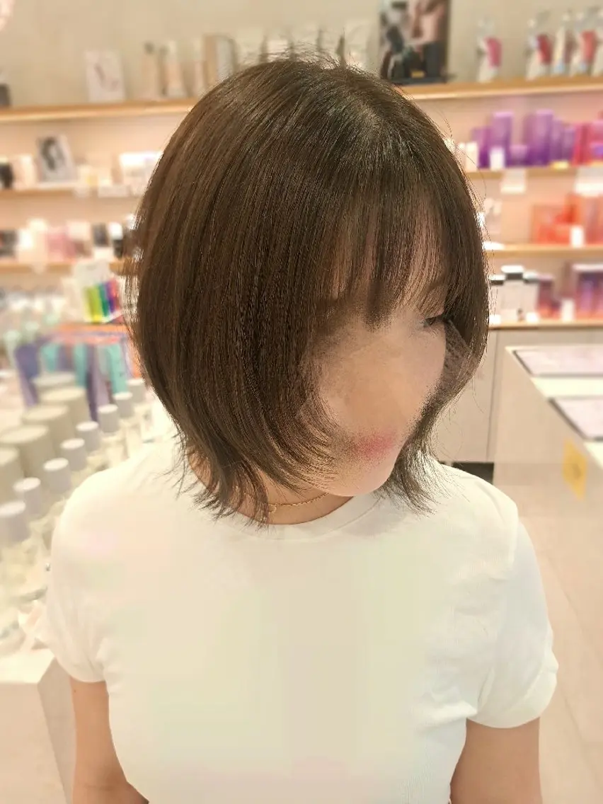 ミディアム カラー ボブレイヤー グレージュ オリーブグレージュ オリーブグレー ボブ カット ヘアカラー MIYU/透明感 渋谷/ベージュカラーのヘアスタイル