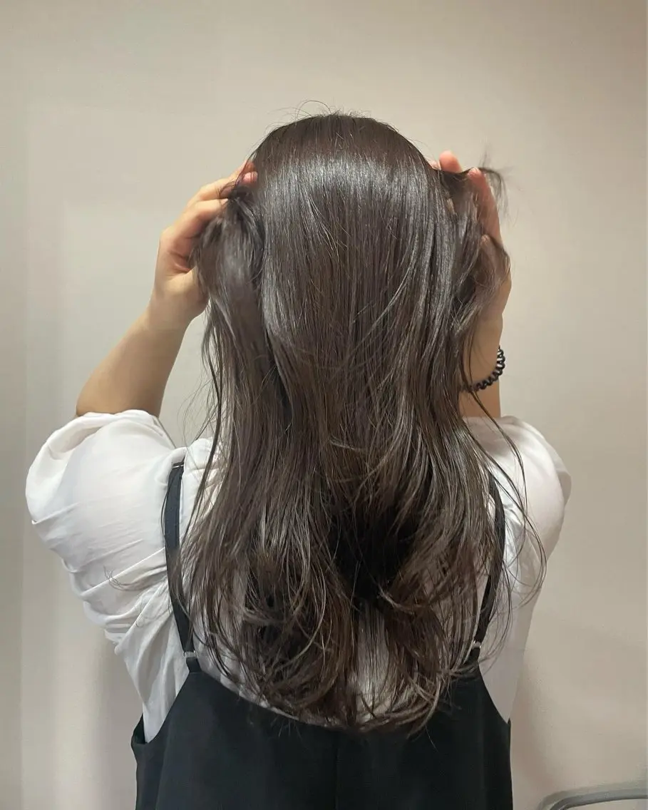 ロング ヘアカラー トリートメント nene .のヘアスタイル