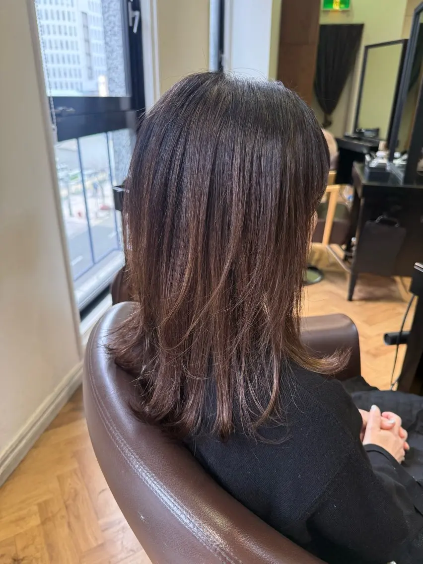 ミディアム レイヤーカット 溝口 槙里也のヘアスタイル