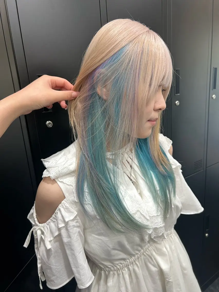 ロング カラー ヘアカラー null 《 栞 》のヘアスタイル