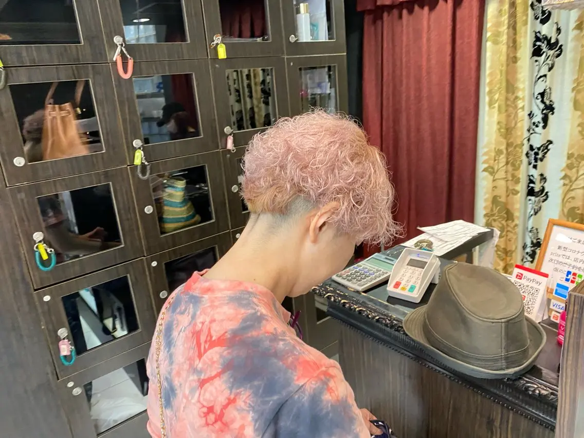 ショート カラー ピンクカラー シルバー ヘアカラー グレージュ達人/赤み 消し/ブリーチ/岩崎のヘアスタイル