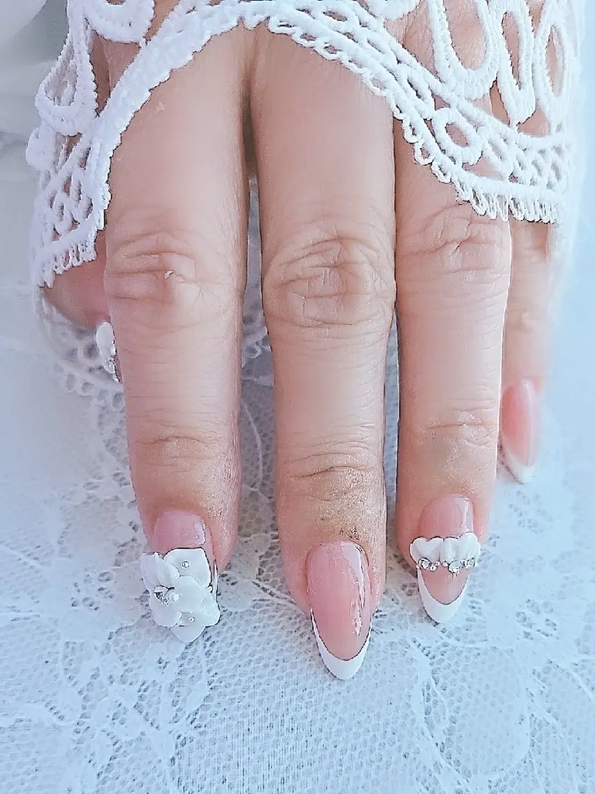 ネイル アートネイル フラワーネイル フレンチネイル ブライダルネイル Noah'snail   のネイルデザイン