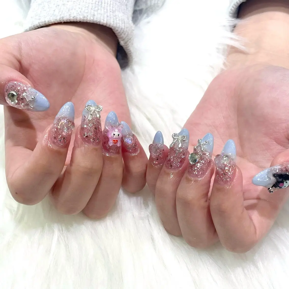 ネイル キラキラネイル 水色 ピンク jujur HARUKA🌸のネイルデザイン