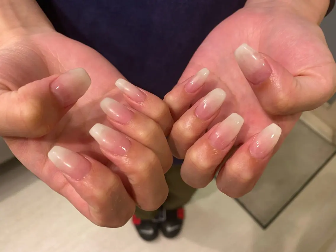 ネイル グラデーション akane .hのネイルデザイン
