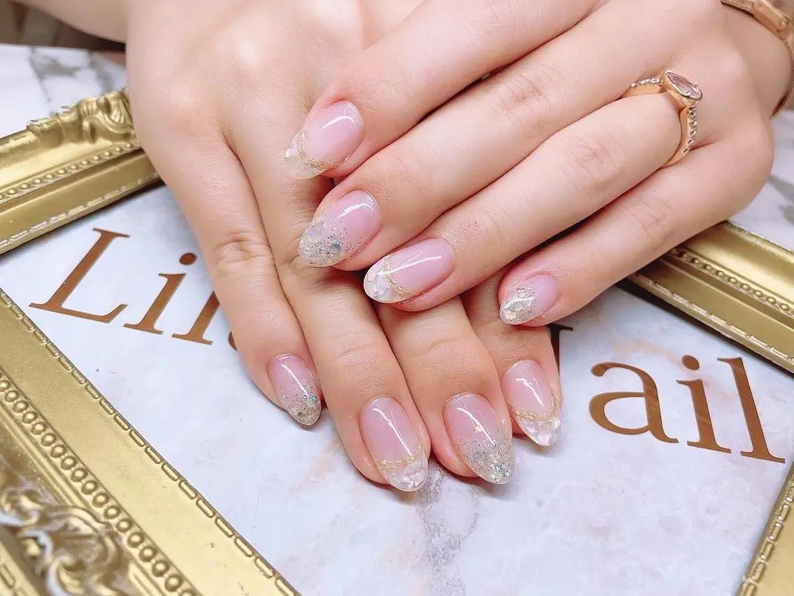 ネイル フレンチネイル ジェルネイル グラデーション ハードジェル キラキラネイル Lilas Nailのネイルデザイン