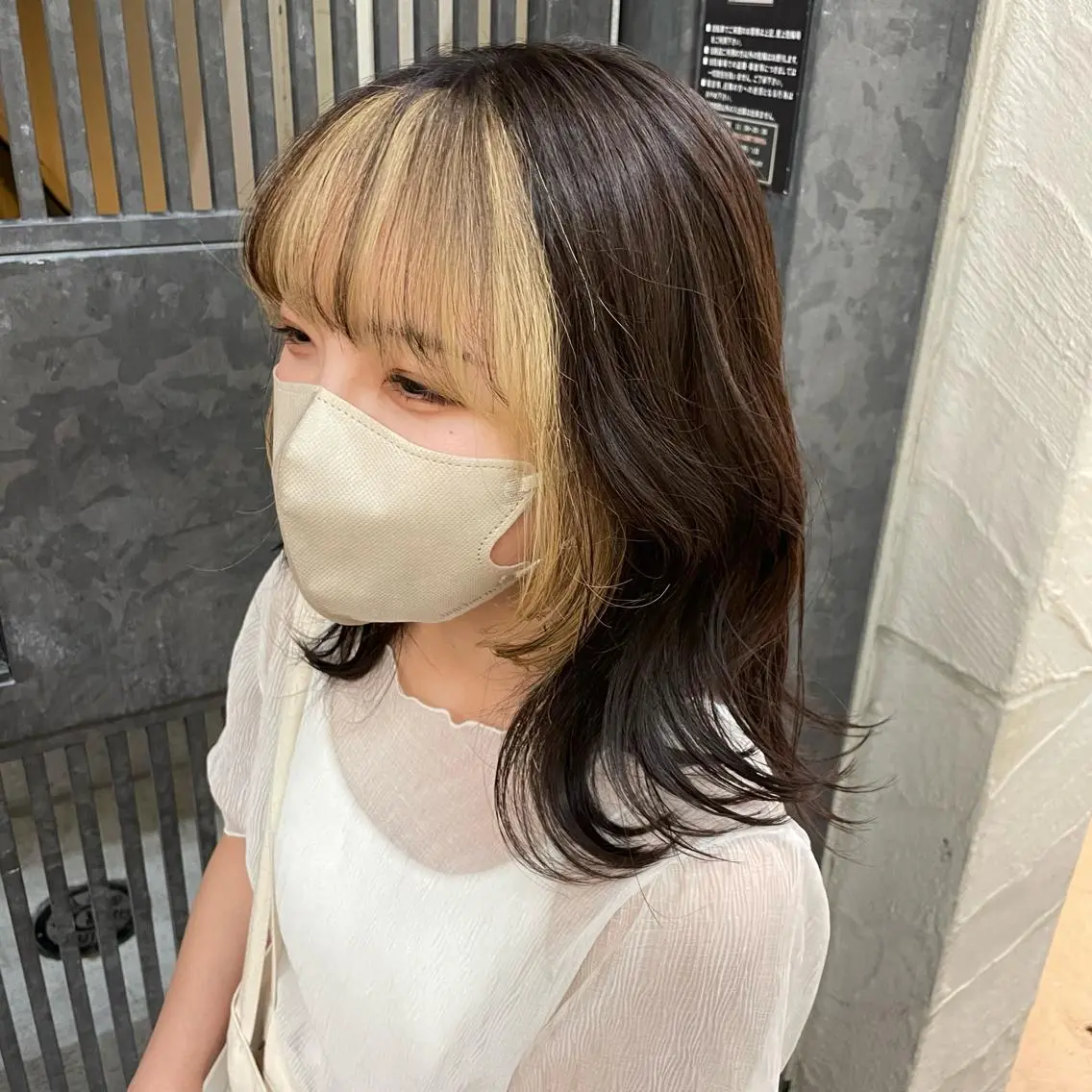 ミディアム メンズ メンズバレイヤージュ メンズブリーチ メンズハイライト メンズハイトーン メンズインナーカラー ヘアカラー レイヤー /ブリーチ/溝口誠二のヘアスタイル