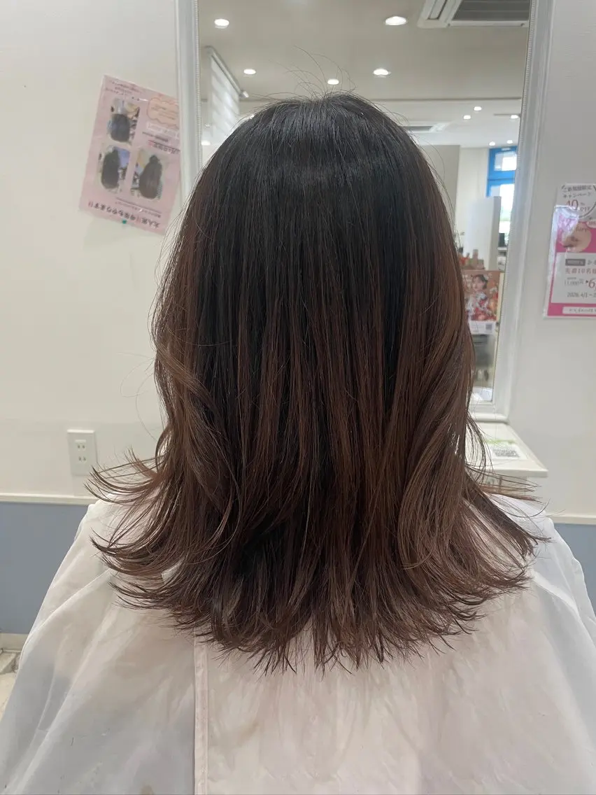 ロング カラー やない ともみのヘアスタイル