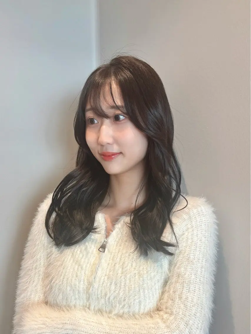 セミロング カラー 髪質改善カラー ベージュ🤎YUMEのヘアスタイル