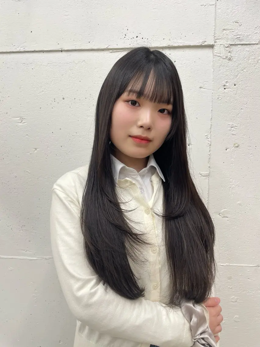 ロング ロングレイヤー レイヤーカット ロング 縮毛矯正 suzu 🤍 【 grace 】のヘアスタイル