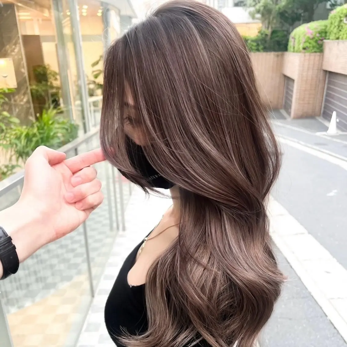 セミロング カラー ヘアアレンジ 内大久保 列夏のヘアスタイル