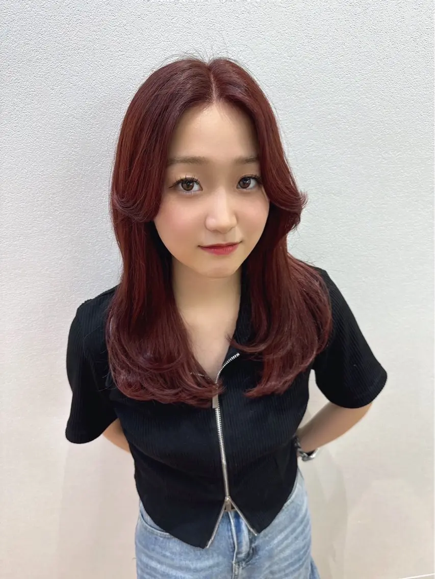 セミロング カラー レッドカラー カット ヘアカラー 佐々木 有彩のヘアスタイル