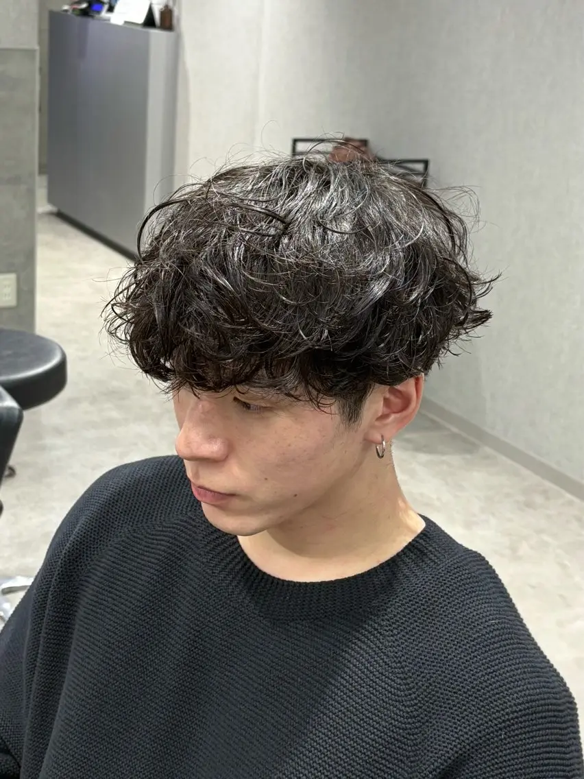 ショート カラー パーマ メンズ カット パーマ 【シャドウパーマ センターパート】義心のヘアスタイル