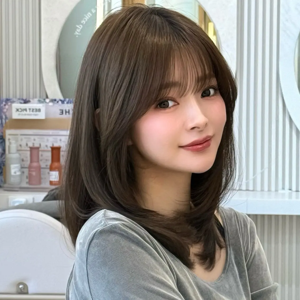 ミディアム カット トリートメント 似合わせレイヤー/ 透明感カラーのヘアスタイル