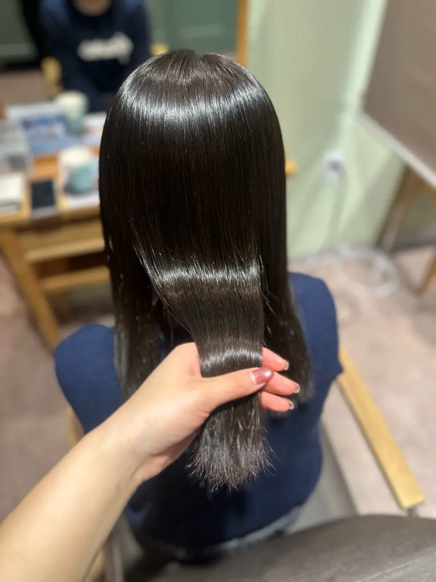 セミロング 縮毛矯正 トリートメント 濱本 樹蘭のヘアスタイル