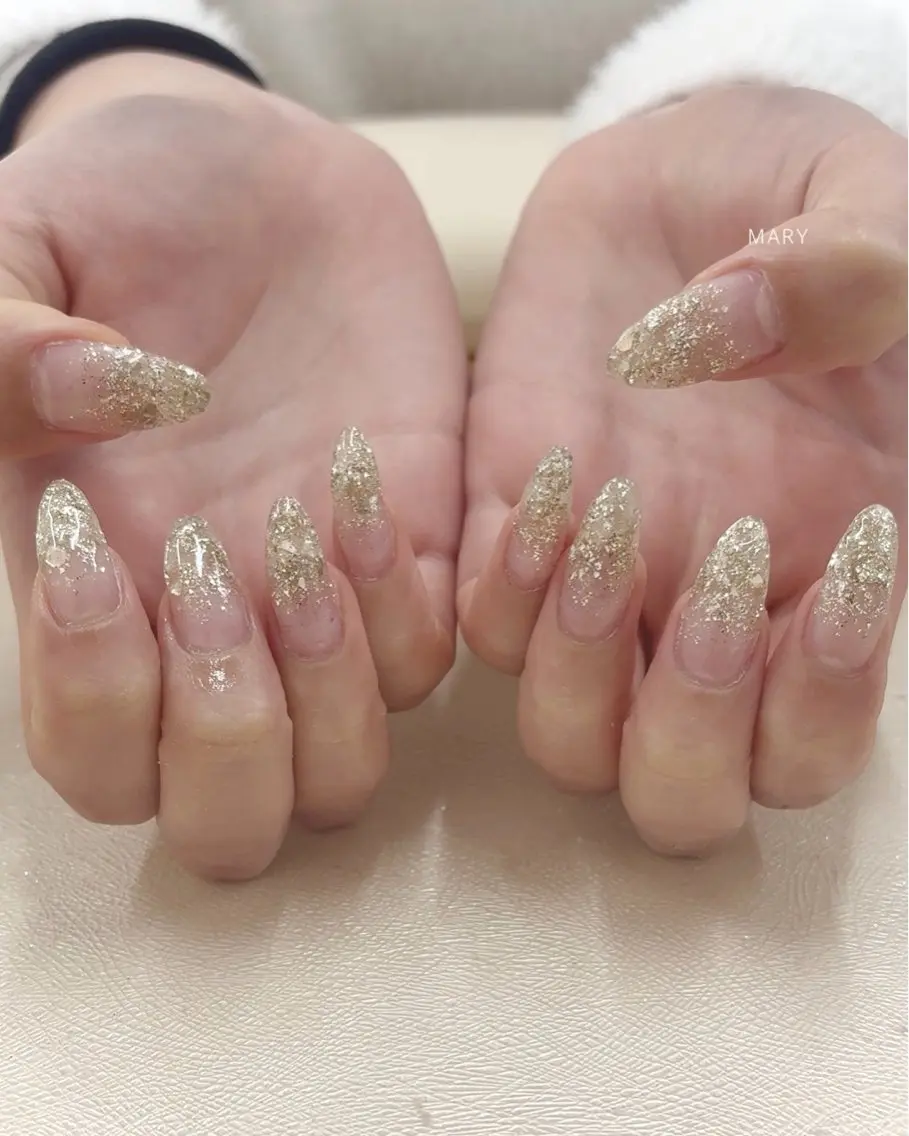 ネイル グラデーション キラキラネイル ラメ(グリッター) ラメグラデーション ニュアンスネイル ハンドネイル Mary nail .narumiのネイルデザイン