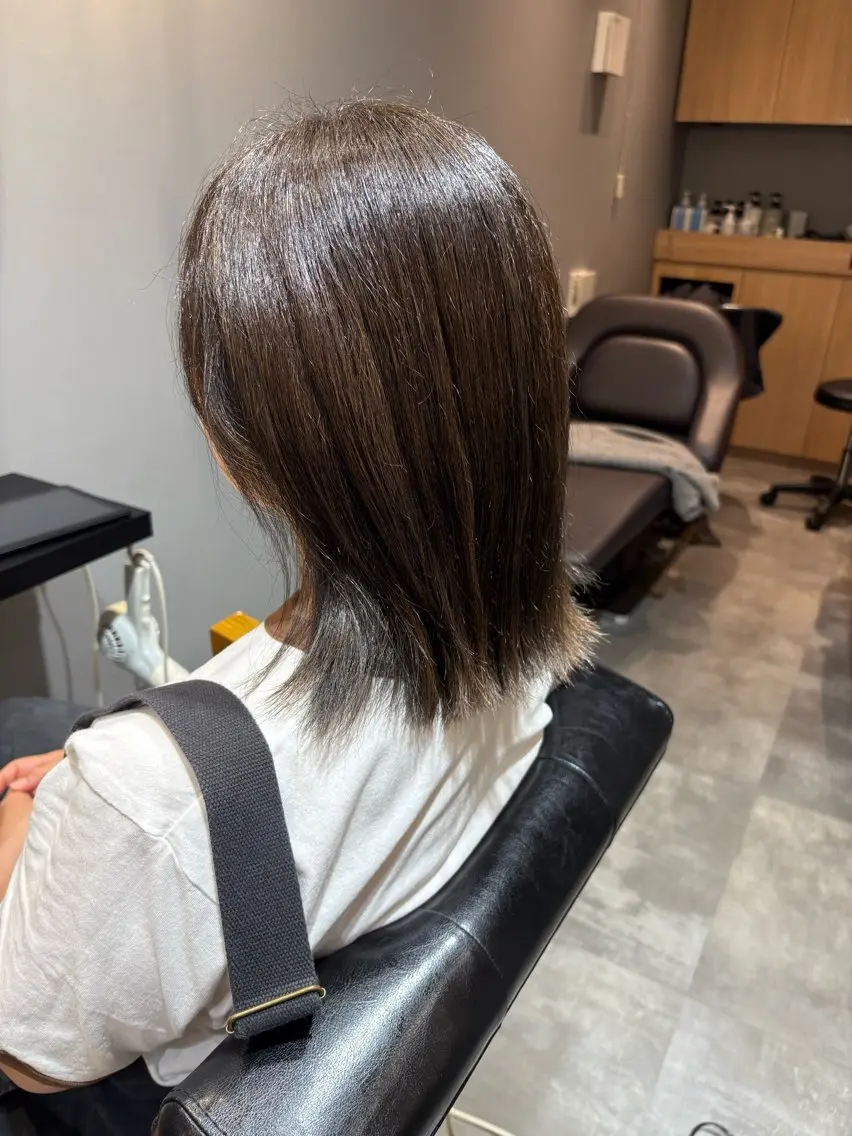ミディアム カット ヘアカラー 小堀 いぶきのヘアスタイル