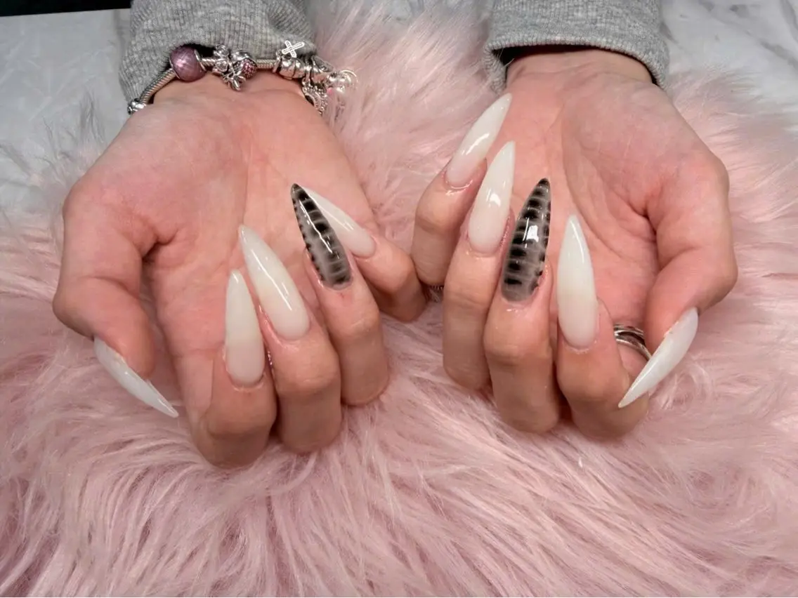 ネイル アートネイル フレンチネイル ジェルネイル 韓国ネイル マグネットネイル HAPPI NAIL 大国町のネイルデザイン