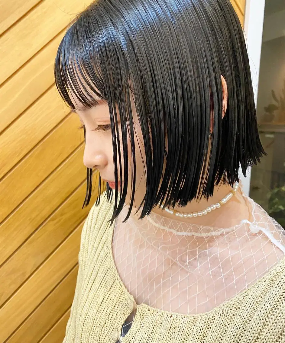 肩上ボブカットモデル（別スタッフが担当）の写真