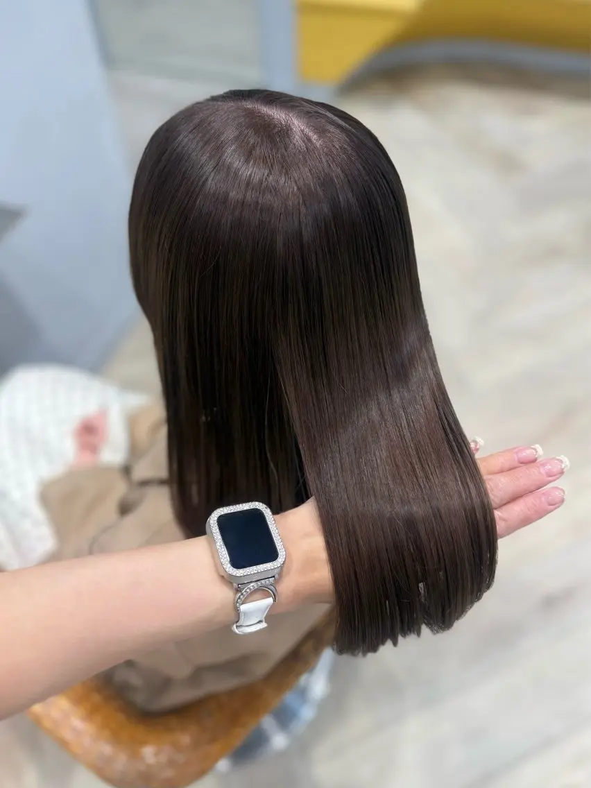 セミロング カラー ブラウンカラー チョコレートブラウン ラベンダーカラー 大久保 凜香のヘアスタイル