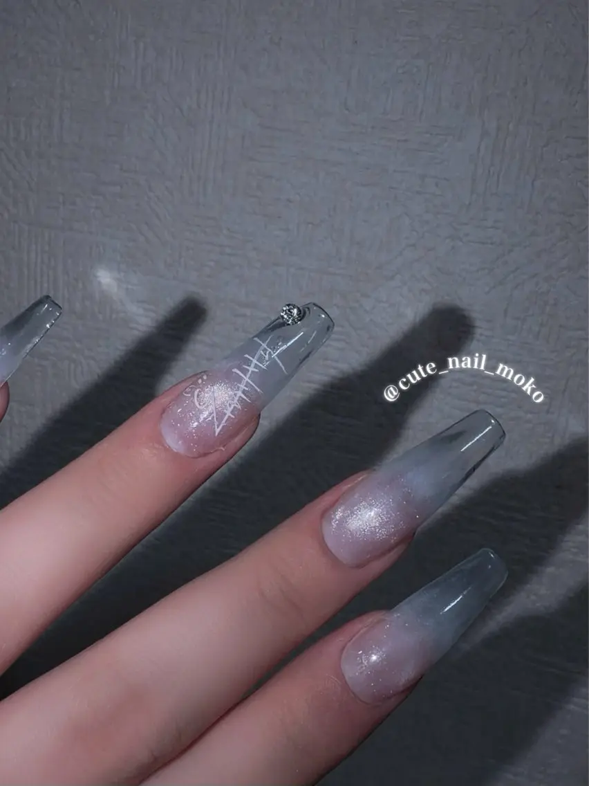 ネイル ️🫧もこ オタク×ワンホン🫧のネイルデザイン