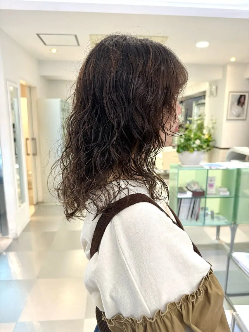 セミロング パーマ セミロングパーマ レイヤーカット カット パーマ トリートメント デジタルパーマ 🌀ボブ　萩原　龍のヘアスタイル