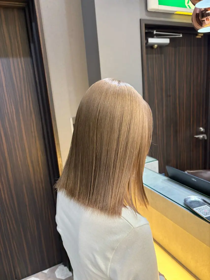 ミディアム カラー ヘアカラー noa 寒色系カラーブリーチのヘアスタイル