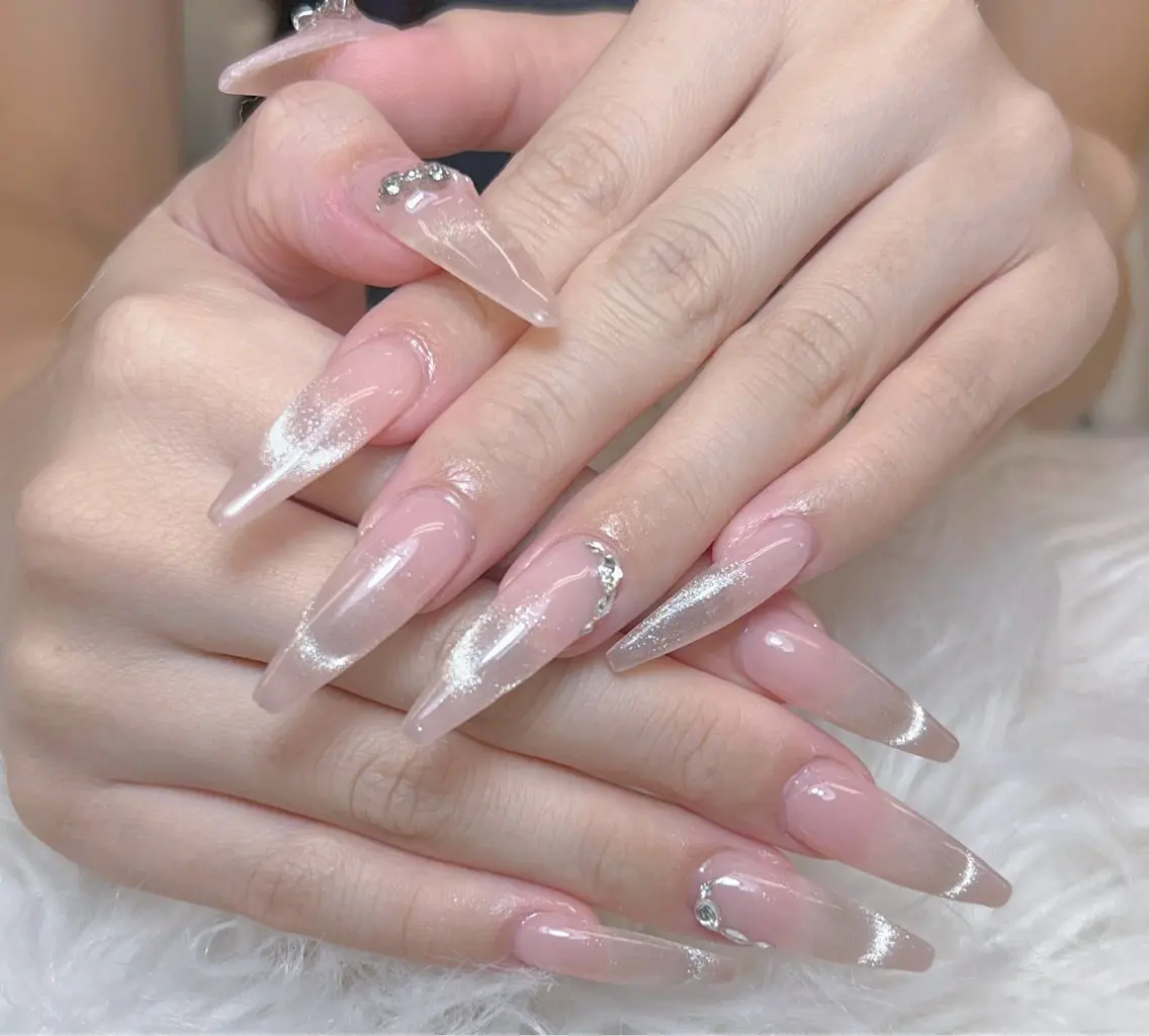 ネイル アートネイル オーロラネイル チークネイル 長さ出し フットネイル Miya _nailのネイルデザイン