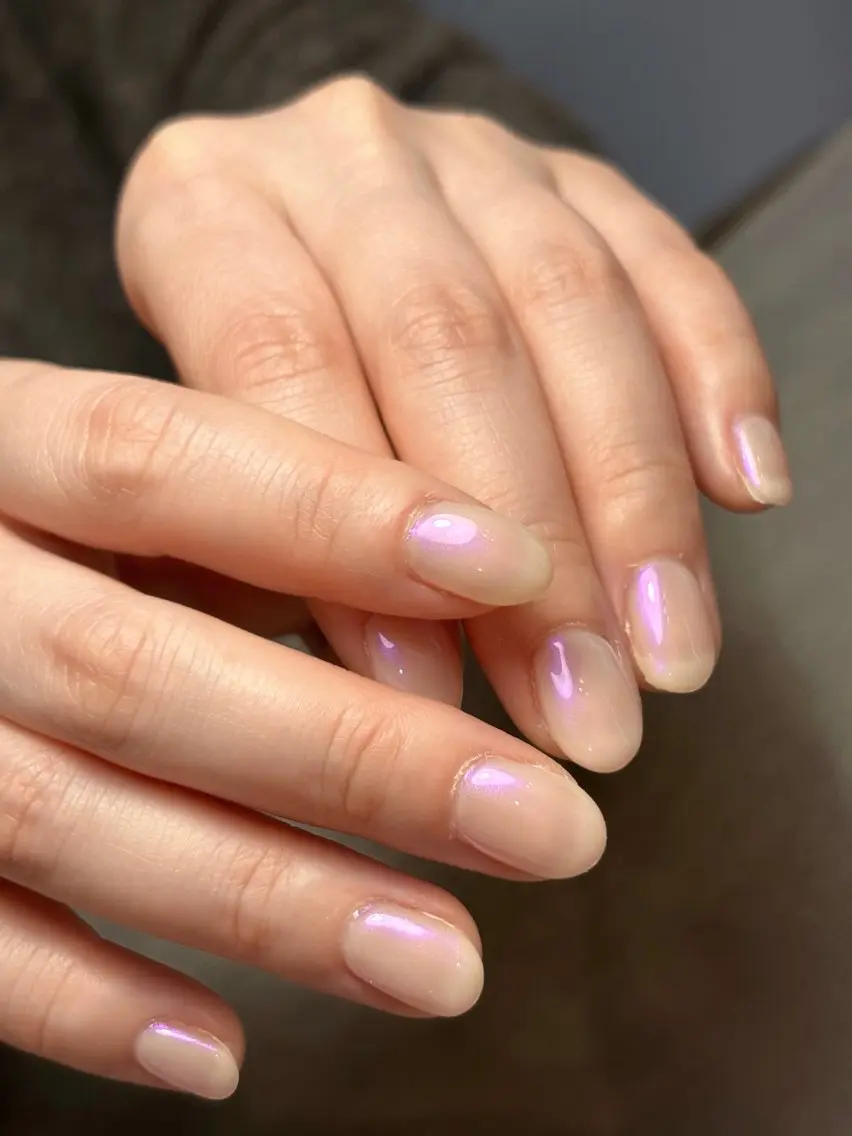 ネイル オーロラネイル ワンカラーネイル 春ネイル salon de tis/鈴木のネイルデザイン