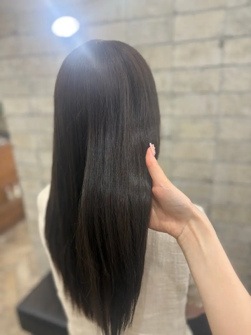 ロング カラー 透明感カラー ダークグレー ダークグレージュ グレージュ カット ヘアカラー トリートメント 大阪梅田/ CHISAKI🎀のヘアスタイル