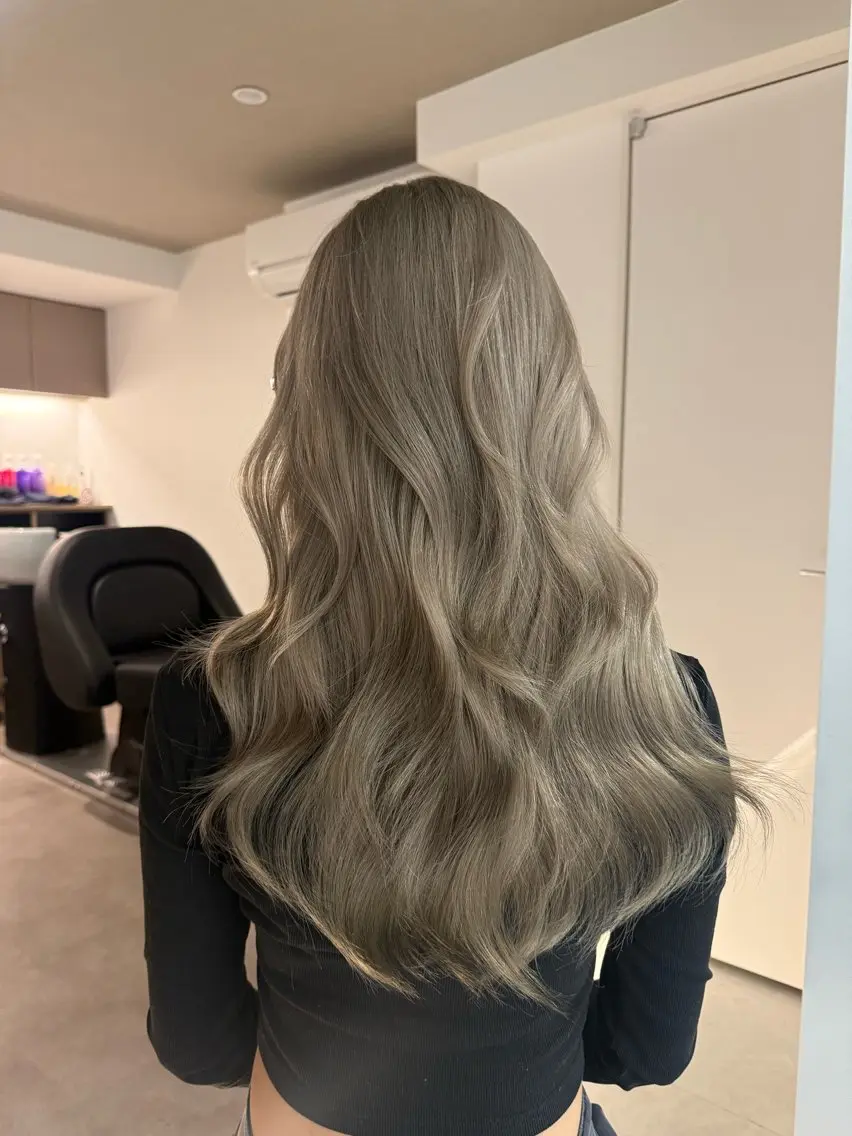 ロング カラー アッシュ アッシュグレー アッシュグレージュ ベージュカラー ブリーチ ヘアカラー 🎀韓国ヘア× 透明感カラー🎀正源のヘアスタイル